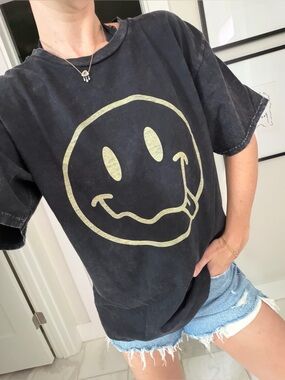 Junk Food Clothing Smiley Flea Market Tee Shirt